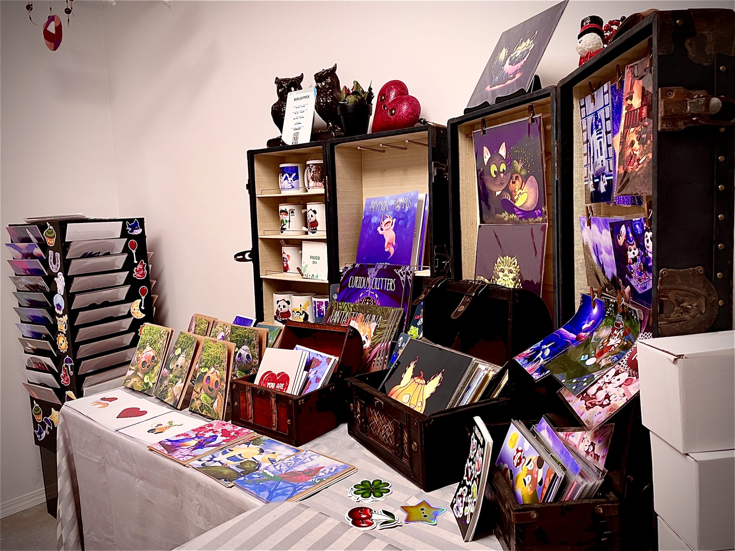 artists selling booth at market scaled