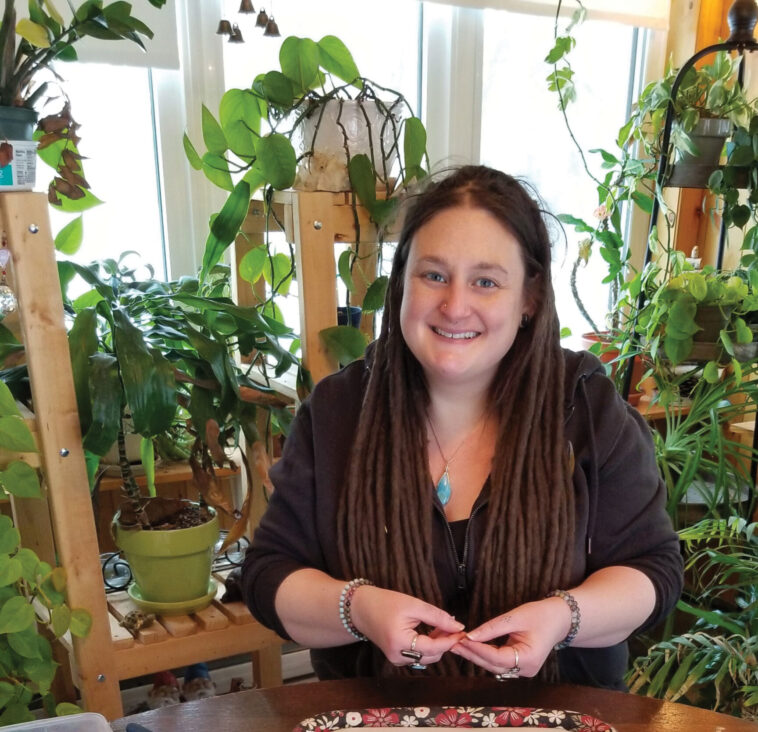 Maker LadyGem 1 scaled e1747862367583